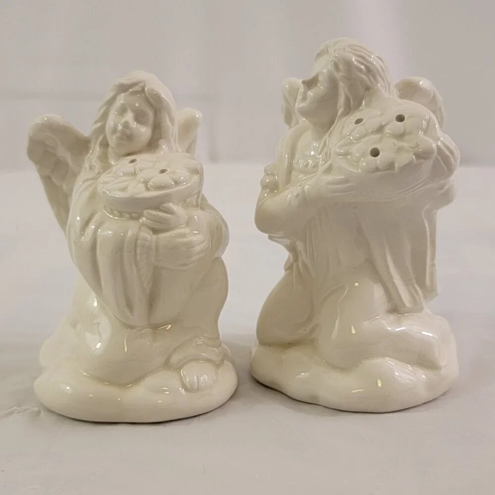 Vintage McConnell Talus Collectible Ceramic Angels Salt & Pepper Shaker Set